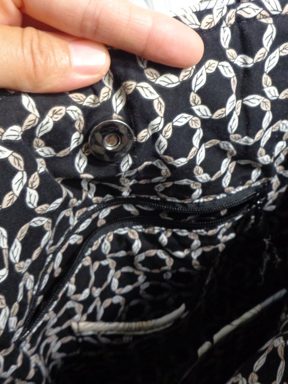 Vera Bradley Black and White Flower Tote Bag “Camellia” Pattern - Picture 9 of 10